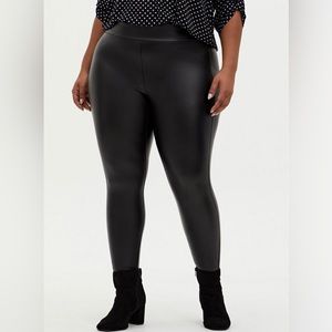 Torrid Studio Pixie Pants 4 Plus Size Slim Fix‎ Black Faux Leather